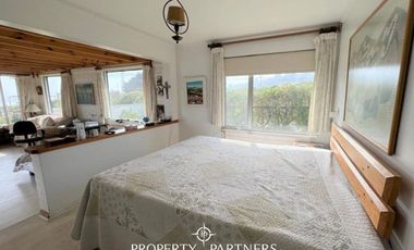 Casa en  Santo Domingo con vista al mar en primera línea