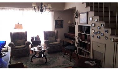 GRAN CASA CENTRICA DE ESTILO SEÑORIAL! - UNICA -