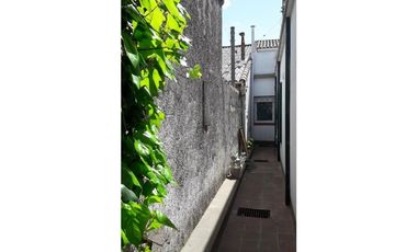GRAN CASA CENTRICA DE ESTILO SEÑORIAL! - UNICA -