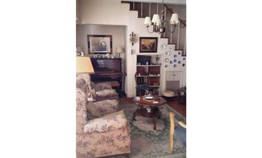 GRAN CASA CENTRICA DE ESTILO SEÑORIAL! - UNICA -