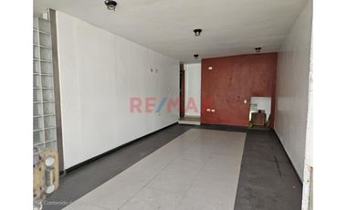 Casa De 3 Pisos En Santa María 5Ta Etapa –Cerca A Parque | Alta Proyección