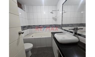 Casa De 3 Pisos En Santa María 5Ta Etapa –Cerca A Parque | Alta Proyección