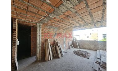 Casa De 3 Pisos En Santa María 5Ta Etapa –Cerca A Parque | Alta Proyección