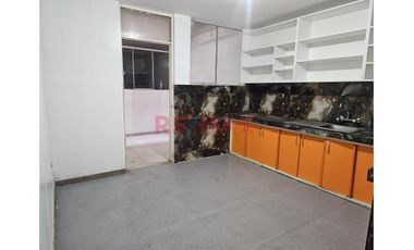 Casa De 3 Pisos En Santa María 5Ta Etapa –Cerca A Parque | Alta Proyección