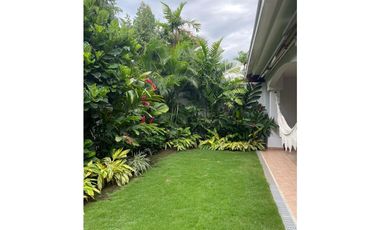 En alquiler hermosa casa en costa del este (RC)