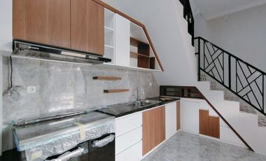 RUMAH MEWAH DI GEDONG KUNING YOGYAKARTA DALAM PERUMAHAN DEKAT PUSAT KOTA