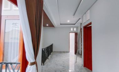 RUMAH MEWAH DI GEDONG KUNING YOGYAKARTA DALAM PERUMAHAN DEKAT PUSAT KOTA