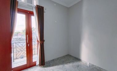 RUMAH MEWAH DI GEDONG KUNING YOGYAKARTA DALAM PERUMAHAN DEKAT PUSAT KOTA