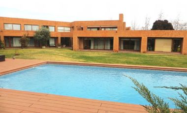 Casa en arriendo en Lo Barnechea