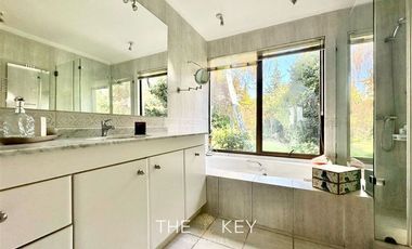 Casa en Venta en Santuario del Valle - Lo Barnechea