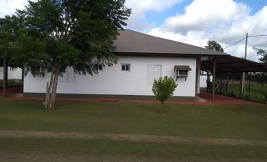 EXCELENTE COMPLEJO CON 6 DEPARTAMENTOS MAS VIVIENDAS PRINCIPAL DE TRES AMBIENTES,  HOSPEDAJE  TOTALMENTE EQUIPADO, APTO PARA 28 PERSONAS. Y OTRAS EDIF