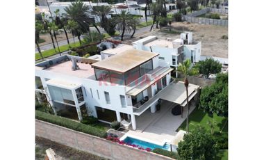 Venta De Exclusiva Casa En La Encantada De Villa