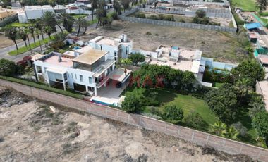 Venta De Exclusiva Casa En La Encantada De Villa
