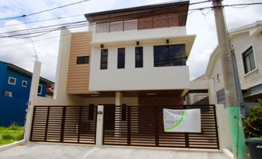 hOuse and lot in Greenwoods pasig near Gate and clubhOuse