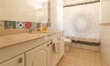Casa estilo ingles en venta de 7 dorm. las brisas en Colina