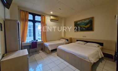 Hotel Tengah Kota Makassar Masih Beroperasi Siap Lanjut Usaha