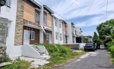 RUMAH SIAP HUNI 2 LANTAI DEKAT PEMDA KULONPROGO