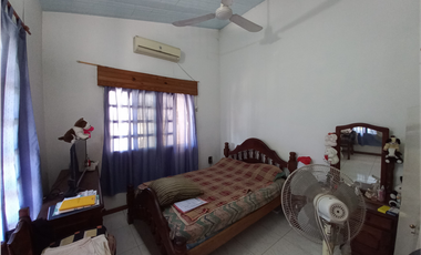 CASA CON LOCAL CALLE LA PORTEÑA