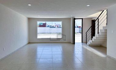 Casa en venta con habitación en planta baja a 2min de  Av. Tecnológico