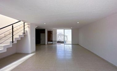 Casa en venta con habitación en planta baja a 2min de  Av. Tecnológico