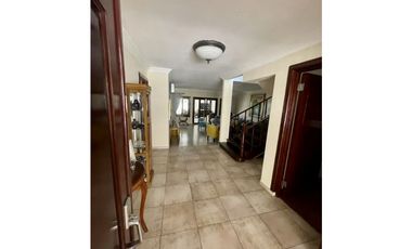 SE VENDE HERMOSA CASA AMOBLADA EN LA ALAMEDA $625,000