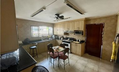 SE VENDE HERMOSA CASA AMOBLADA EN LA ALAMEDA $625,000