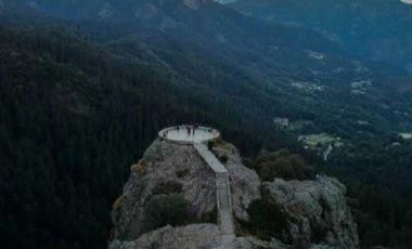 VENTA DE HERMOSO TERRENO CON INVERNADEROS COLINDA CON ARROYO EN CARBONERAS, MINERAL DEL CHICO.