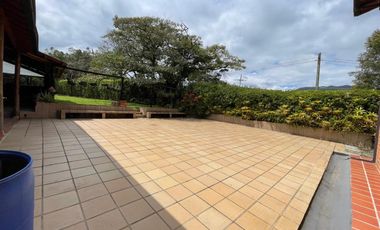 finca en arriendo en la ceja. Cod A63959