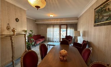 Chalet 4 ambientes con locales