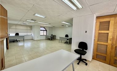 ARRIENDO DE OFICINA EN ED. CENTRO EJECUTIVO - SANTA MARTA