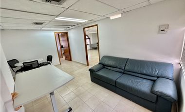 ARRIENDO DE OFICINA EN ED. CENTRO EJECUTIVO - SANTA MARTA