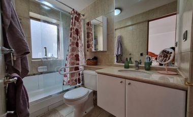 Departamento en venta de 3 dorm.a pasos de Portal la Dehesa