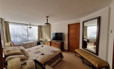 Departamento en venta de 3 dorm.a pasos de Portal la Dehesa