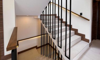 Residencia moderna de estilo californiano con vista al Lago en Metepec