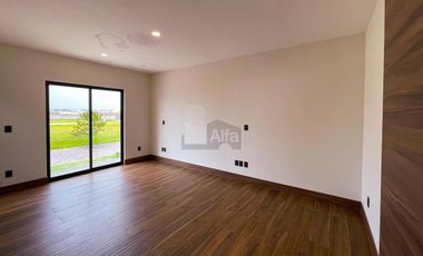 Residencia moderna de estilo californiano con vista al Lago en Metepec