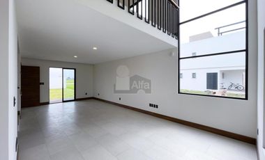 Residencia moderna de estilo californiano con vista al Lago en Metepec