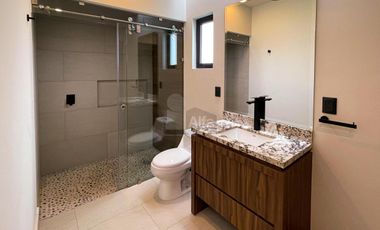 Residencia moderna de estilo californiano con vista al Lago en Metepec