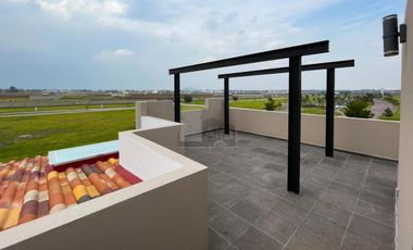 Residencia moderna de estilo californiano con vista al Lago en Metepec