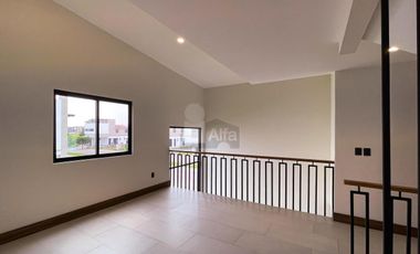 Residencia moderna de estilo californiano con vista al Lago en Metepec