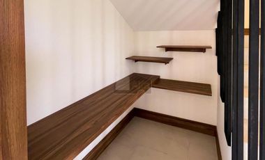 Residencia moderna de estilo californiano con vista al Lago en Metepec