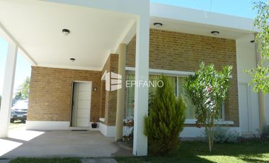 Casa Barrio Lago Mascardi - Venta - 2 Dormitorios - C023