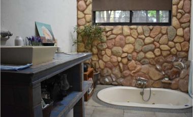 LAS CAÑADAS, CASA EN VENTA A CAMPO DE GOLF CON CHALET INDEPENDIENTE