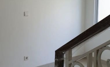 Disewakan Rumah Cluster North Thames