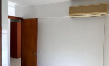 PERMUTA - DEPARTAMENTO DE 2 AMBIENTES C/ COCHERA + BALCON EN VENTA - MORON NORTE