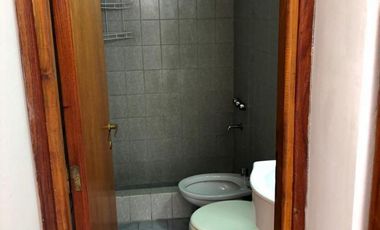 PERMUTA - DEPARTAMENTO DE 2 AMBIENTES C/ COCHERA + BALCON EN VENTA - MORON NORTE