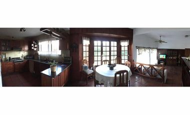 CHALET DE 6 AMB SOBRE IMPORTANTE LOTE