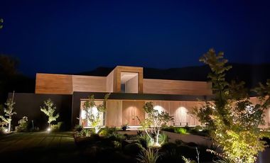 Casa MODERNA en venta de 7 dorm. en Colina