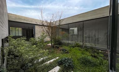 Casa MODERNA en venta de 7 dorm. en Colina