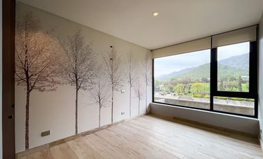 Casa MODERNA en venta de 7 dorm. en Colina