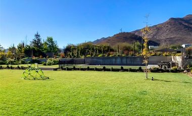 Casa MODERNA en venta de 7 dorm. en Colina
